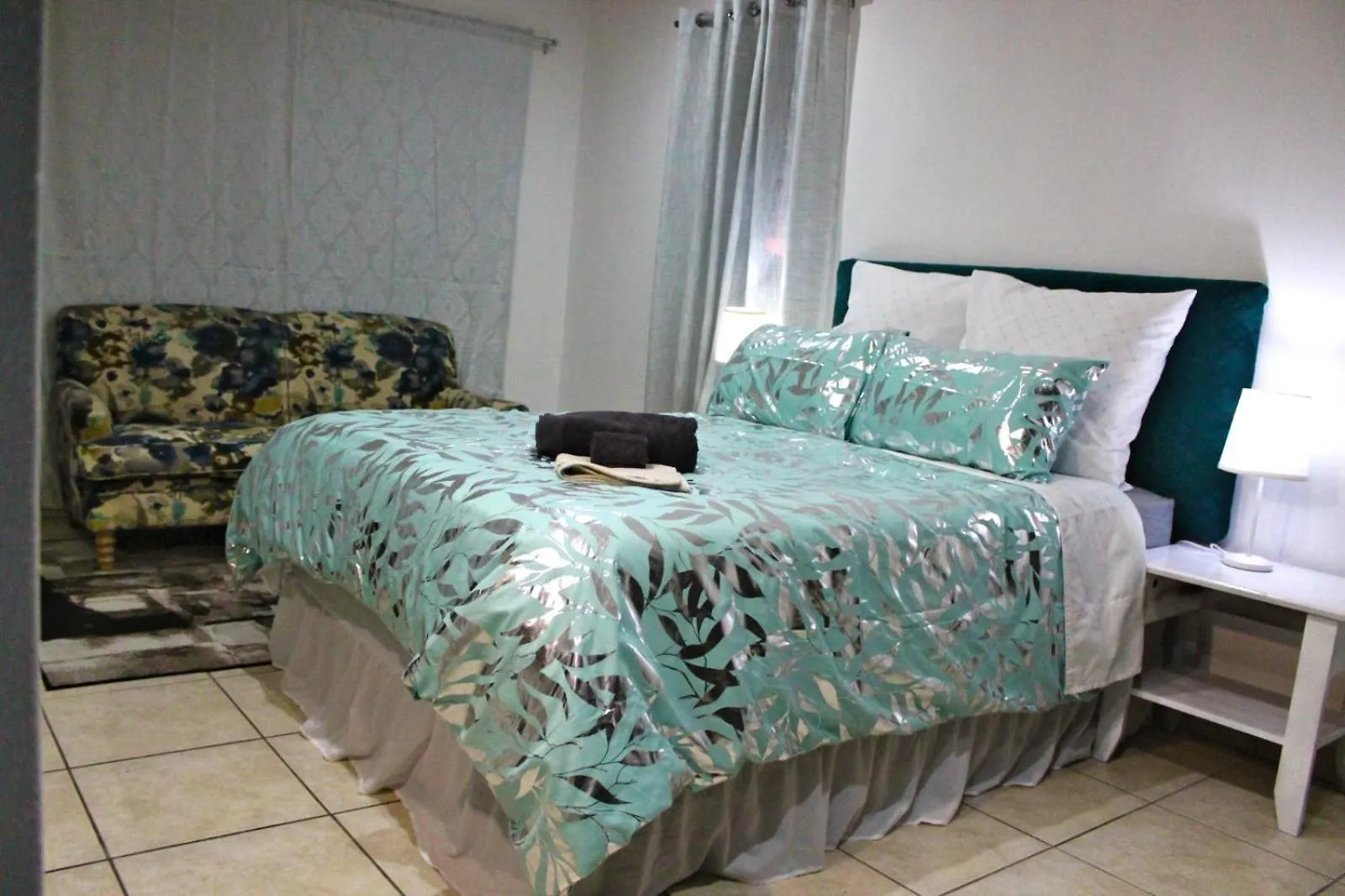 Ludinz Guest Houseselfcateringprowvalley Cape Town